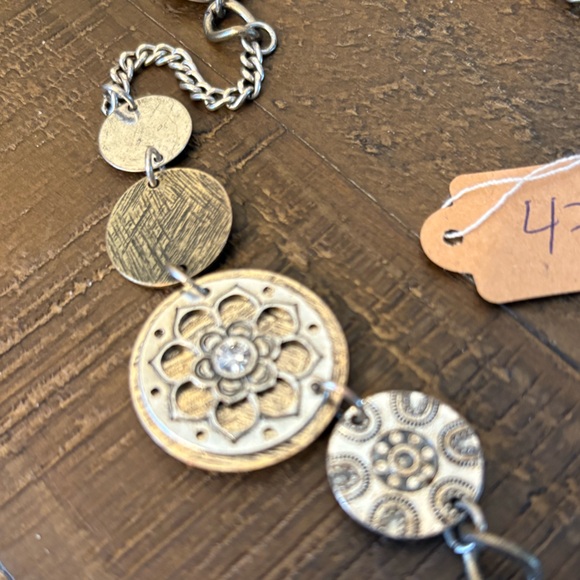 Gold and Silver Necklace - Picture 3 of 4